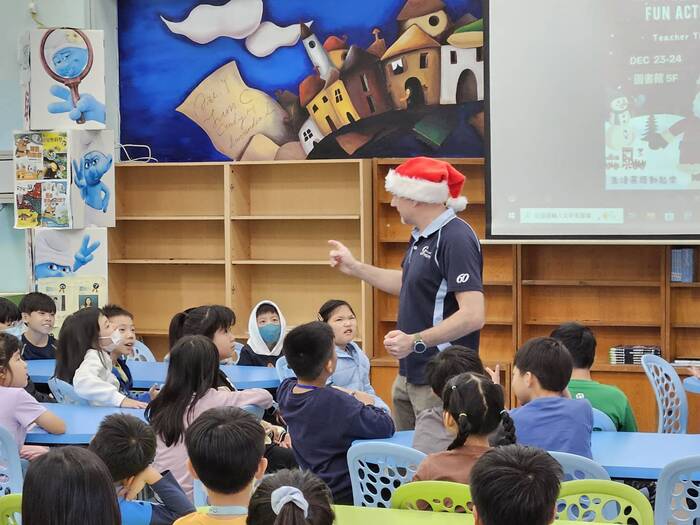 114學年度聖誕節活動_格致中學外師湯瑪士