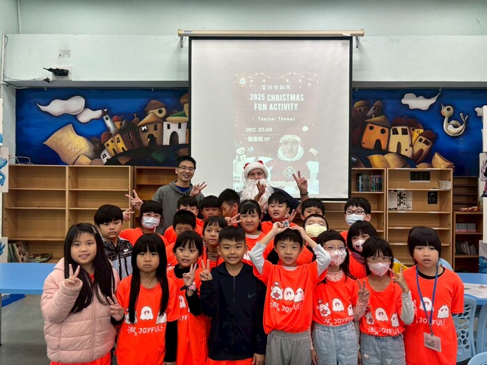 114學年度聖誕節活動_格致中學外師湯瑪士
