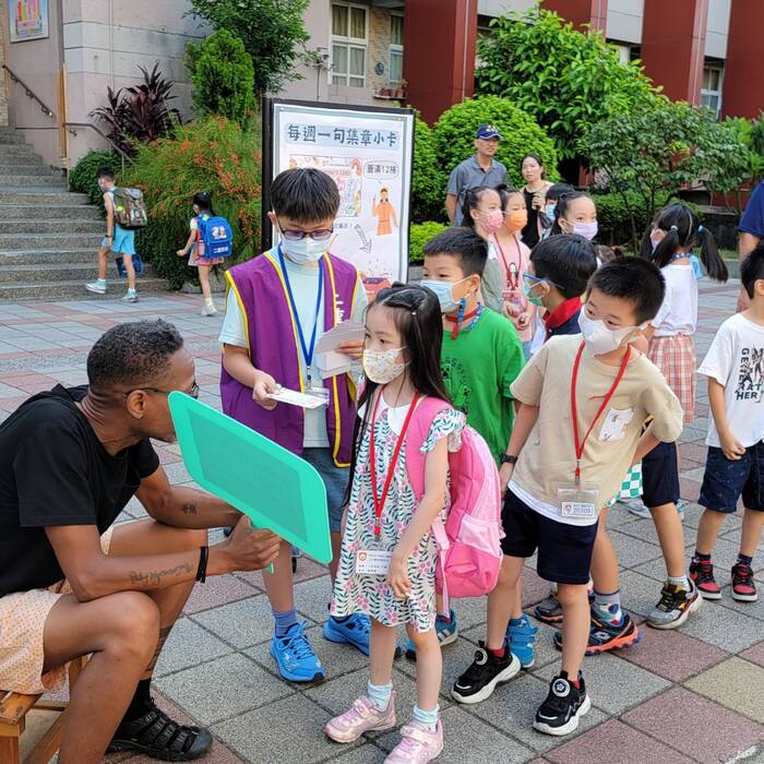 完成對話可以在集點小卡蓋章