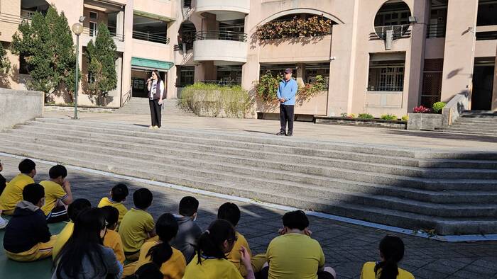 於學生朝會宣導母語日活動