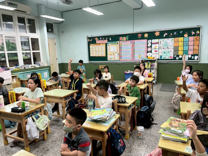 114學年度格致中學外師湯瑪士進班說故事(低年級)