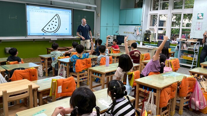 114學年度格致中學外師湯瑪士進班說故事(低年級)