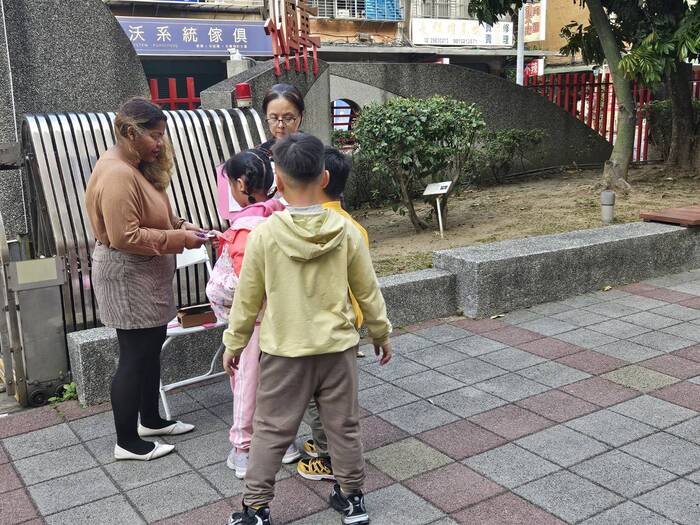 週五英語日每週一句生活英語(校門口)